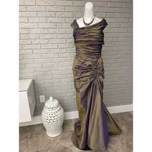 Tadashi Ruched Off Shoulder Iridescent Gown Size 6